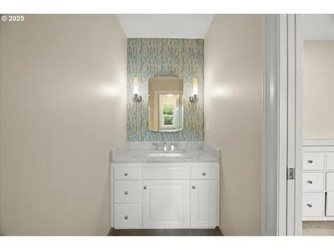 4679 Dogwood Drive Lake Oswego OR 97035