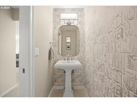4679 Dogwood Drive Lake Oswego OR 97035
