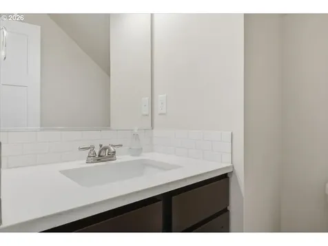 9028 N Drummond Avenue Portland OR 97217