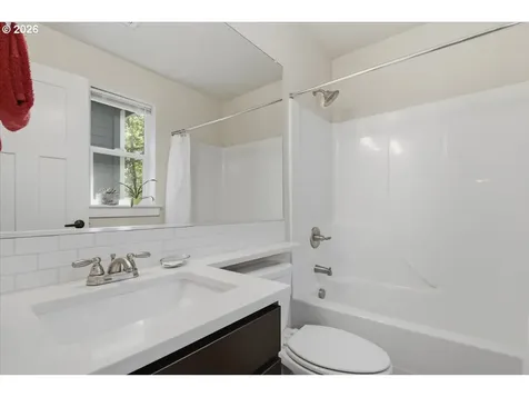 9028 N Drummond Avenue Portland OR 97217