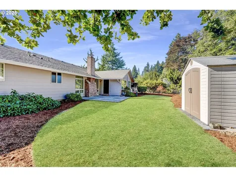 9824 NE Tanglewood Drive Vancouver WA 98664