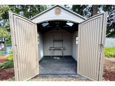 9824 NE Tanglewood Drive Vancouver WA 98664