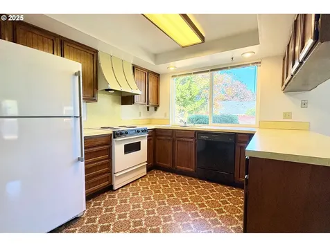 9824 NE Tanglewood Drive Vancouver WA 98664