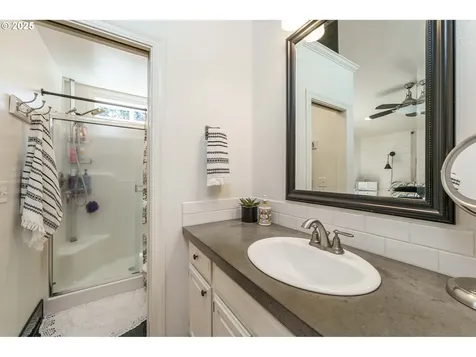 34611 SE 10th Street Washougal WA 98671