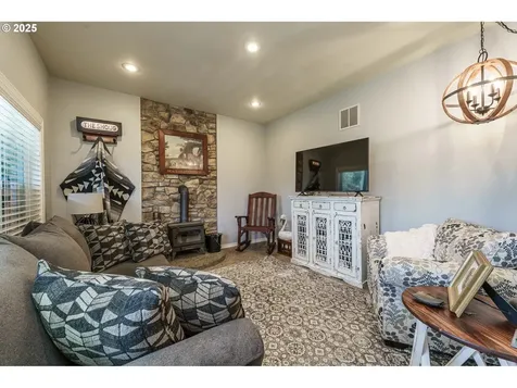 34611 SE 10th Street Washougal WA 98671