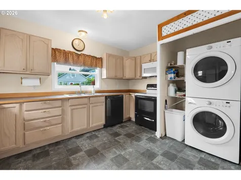 97 Dresden Street Astoria OR 97103