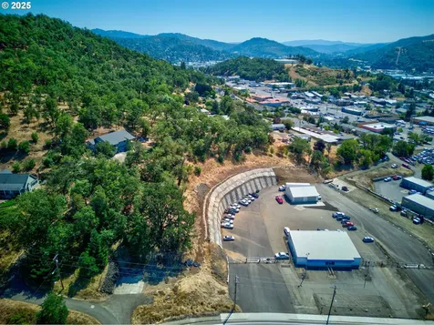 797 NE Garden Valley Boulevard Roseburg OR 97470