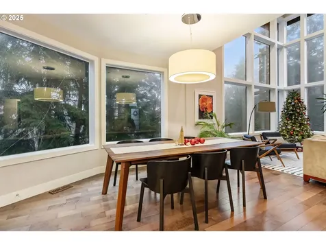 3311 NW Tullamore Court Portland OR 97229