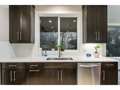3311 NW Tullamore Court Portland OR 97229