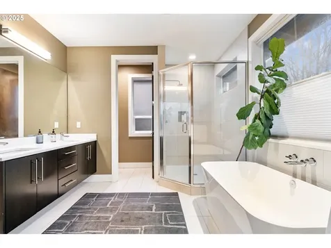 3311 NW Tullamore Court Portland OR 97229