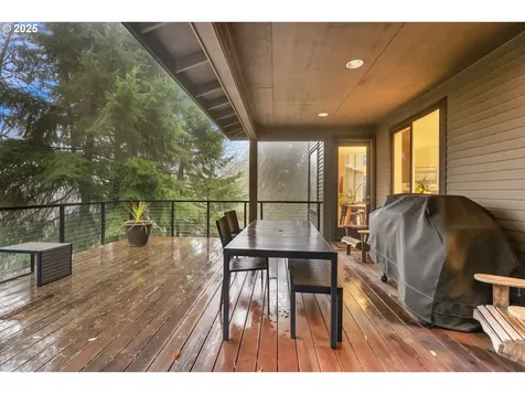 3311 NW Tullamore Court Portland OR 97229