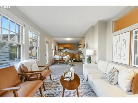 1027 SW Grover Street Portland OR 97239