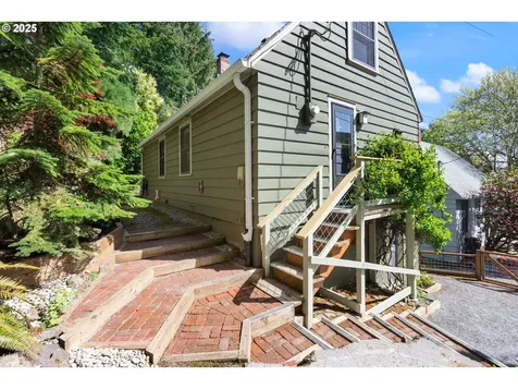 1027 SW Grover Street Portland OR 97239