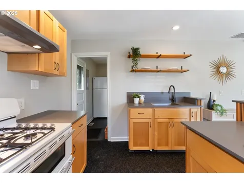 1027 SW Grover Street Portland OR 97239