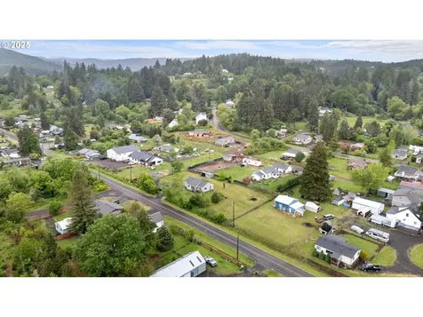 55275 SW Cherry Grove Drive Gaston OR 97119