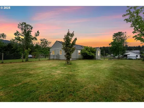 55275 SW Cherry Grove Drive Gaston OR 97119