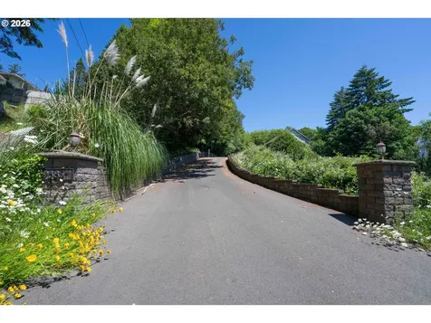 93867 Makai Lane North Bend OR 97459