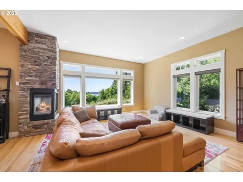 93867 Makai Lane North Bend OR 97459