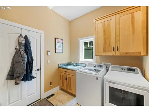 93867 Makai Lane North Bend OR 97459