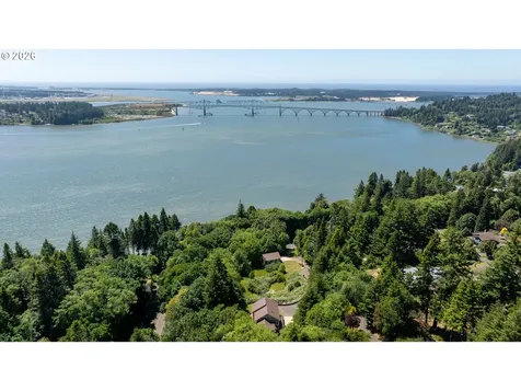 93867 Makai Lane North Bend OR 97459