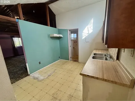 1860 W 12th Avenue Eugene OR 97402