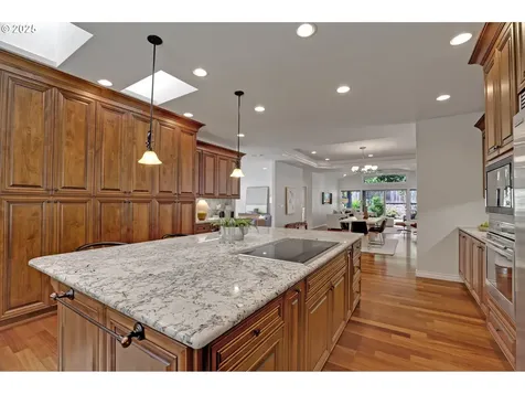 6507 SW 55th Drive Portland OR 97221
