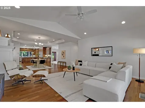 6507 SW 55th Drive Portland OR 97221