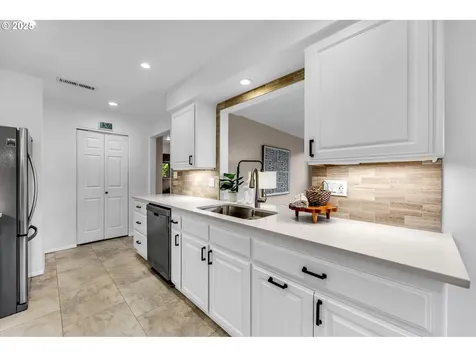 4101 NE 131st Place Portland OR 97230