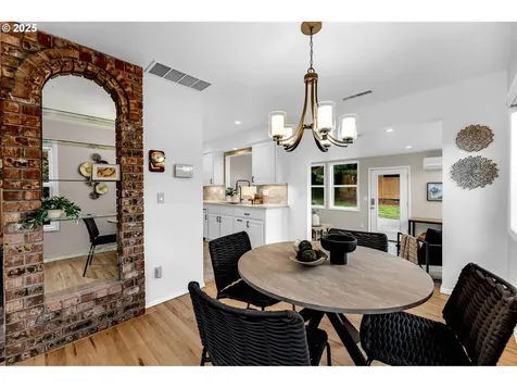 4101 NE 131st Place Portland OR 97230