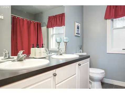22285 NE Park Lane Fairview OR 97024