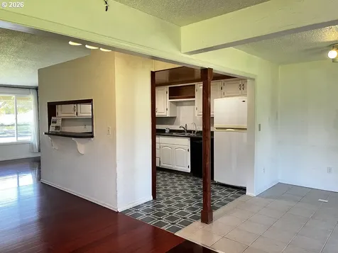 2385 19th Street Florence OR 97439