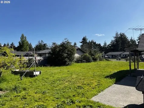 2385 19th Street Florence OR 97439