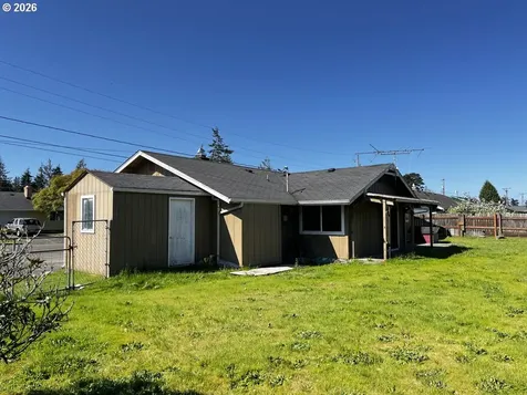 2385 19th Street Florence OR 97439