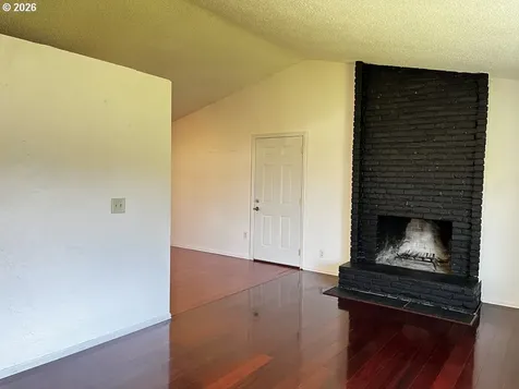 2385 19th Street Florence OR 97439