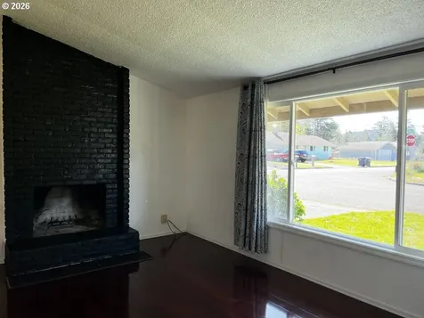 2385 19th Street Florence OR 97439
