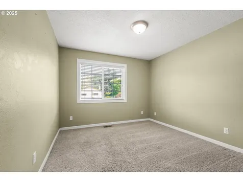 365 SW Duniway Avenue Gresham OR 97030