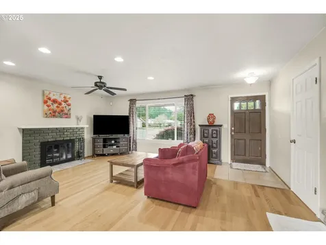 365 SW Duniway Avenue Gresham OR 97030