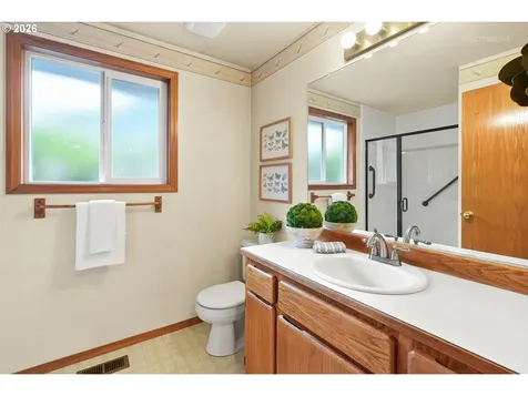 462 NE 24th Avenue Hillsboro OR 97124
