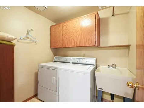 462 NE 24th Avenue Hillsboro OR 97124