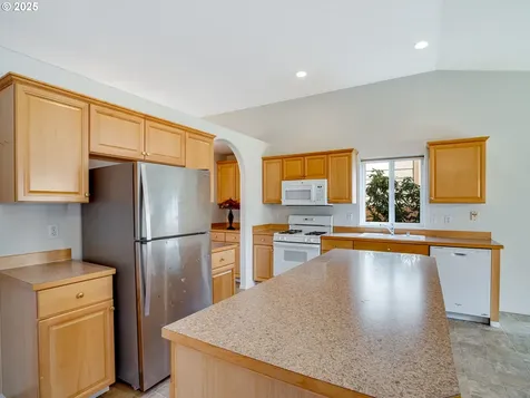 16809 NE 9th Street Vancouver WA 98684