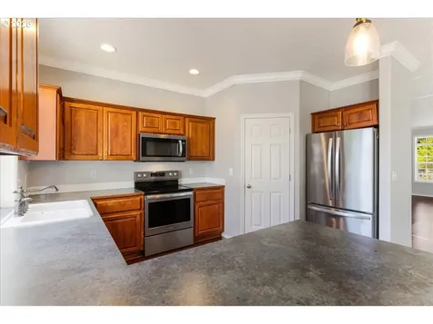 1807 N 8th Way Ridgefield WA 98642