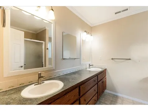 1807 N 8th Way Ridgefield WA 98642