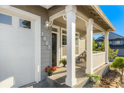 1807 N 8th Way Ridgefield WA 98642