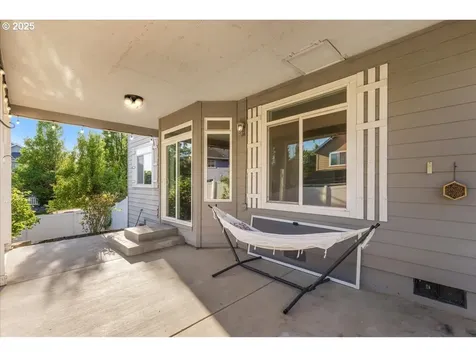 1807 N 8th Way Ridgefield WA 98642