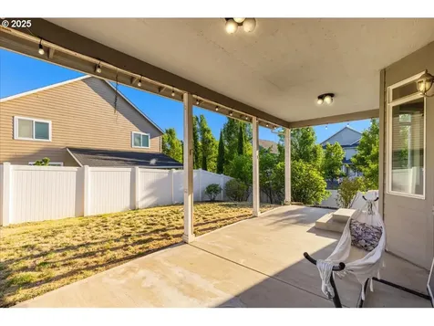 1807 N 8th Way Ridgefield WA 98642