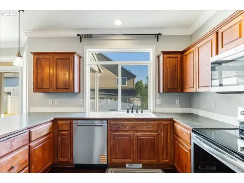 1807 N 8th Way Ridgefield WA 98642