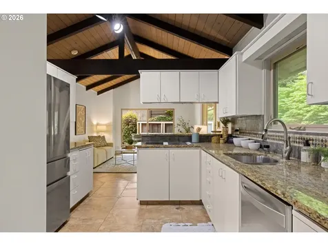 560 Milburn Court Lake Oswego OR 97034