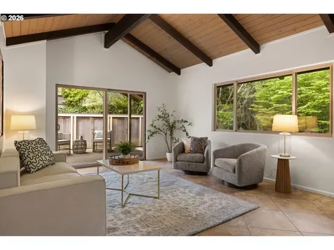 560 Milburn Court Lake Oswego OR 97034