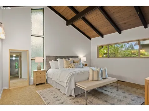 560 Milburn Court Lake Oswego OR 97034