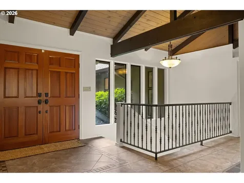 560 Milburn Court Lake Oswego OR 97034